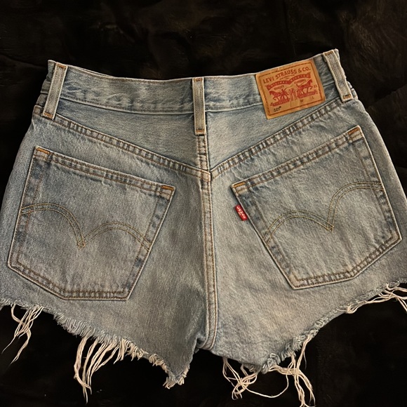 women’s 501 levis shorts - Picture 2 of 3